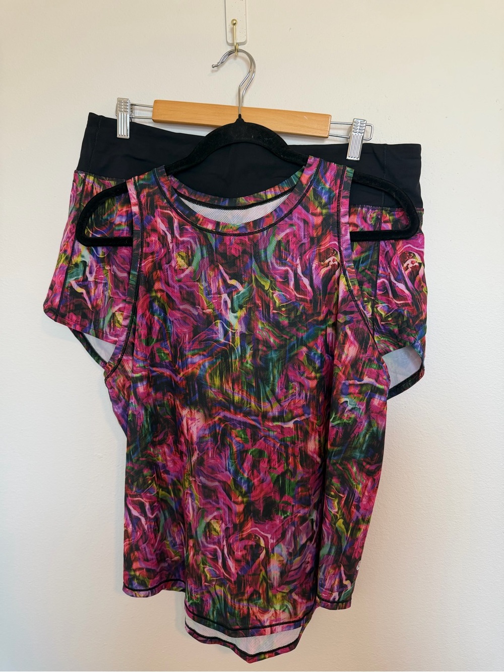 Set! Lululemon Speedup Shorts & Running Tank Multicolor Abstract Graffiti 10/12